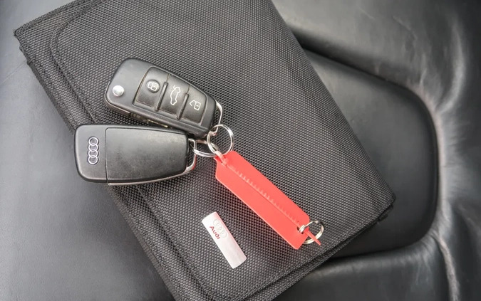 Audi TT cena 29900 przebieg: 121825, rok produkcji 2010 z Ryn małe 742
